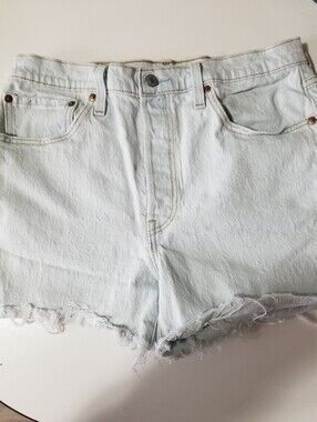 Levi’s 501 Distressed Cutoff Denim Shorts Light Wash W31